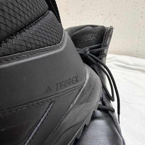 ADIDAS Terrex Climawarm All Black Outdoor Hiking Boots Mens 8